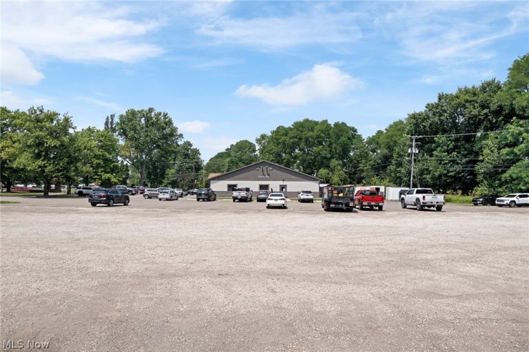 2700 Erie Street, Massillon, OH - Photo 8