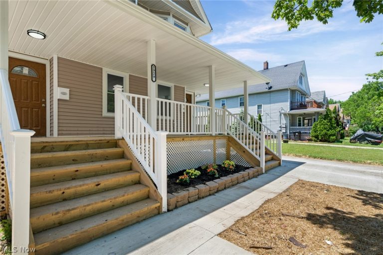 3929 Riverside Avenue, Cleveland, OH - Photo 2