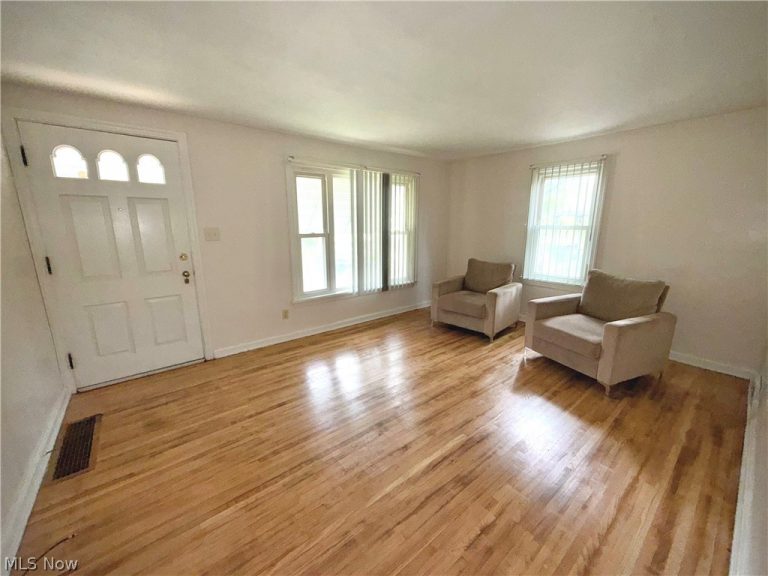 1049 Mckinley Street, Warren, OH - Photo 8
