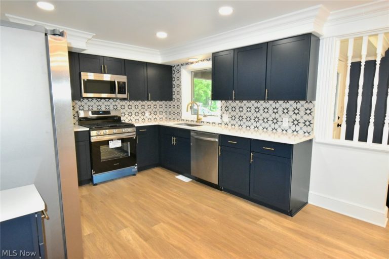 3125 Trump Avenue, Canton, OH - Photo 8
