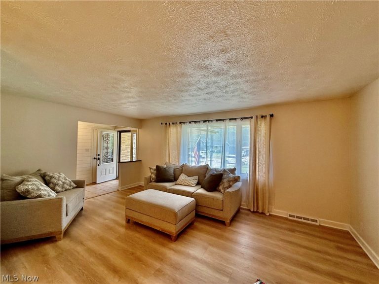 5687 Lancaster Drive, Brooklyn Heights, OH - Photo 3