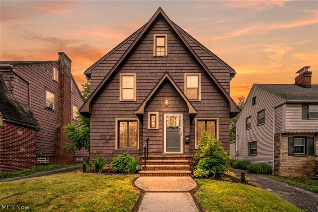 2390 Rinard Road, Cleveland Heights, OH