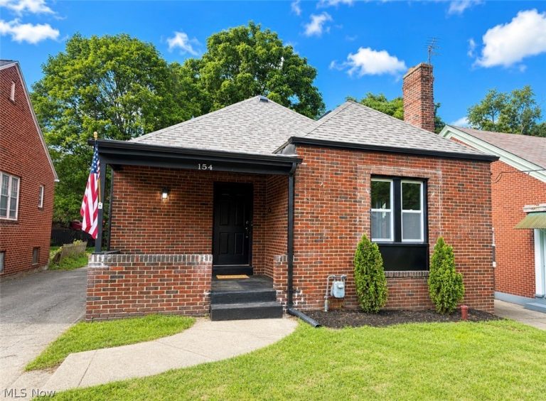 154 Roslyn Drive, Youngstown, OH - Photo 2
