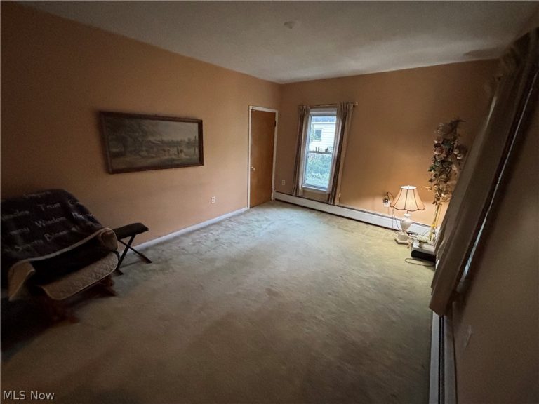 831 Whitcomb Road, Cleveland, OH - Photo 8