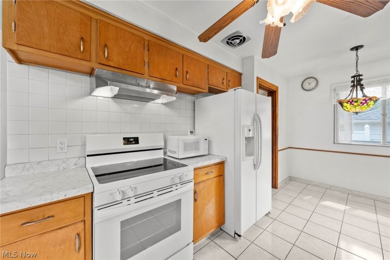 20707 Hilliard Boulevard, Rocky River, OH - Photo 8