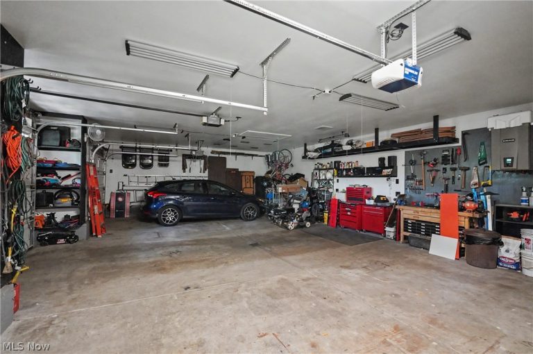 543 Fouse Avenue, Akron, OH - Photo 8
