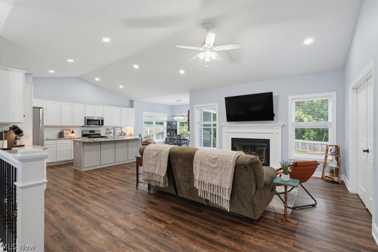 5455 Coverdale Way, Medina, OH - Photo 8
