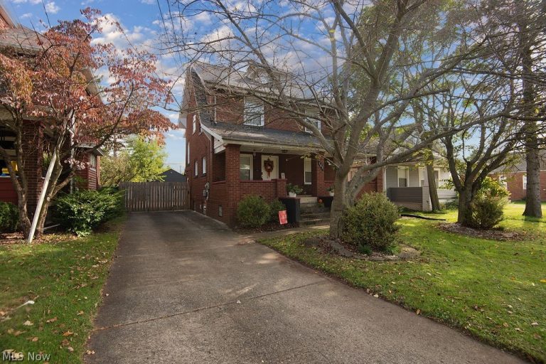 107 Hartford Avenue, Youngstown, OH - Photo 2