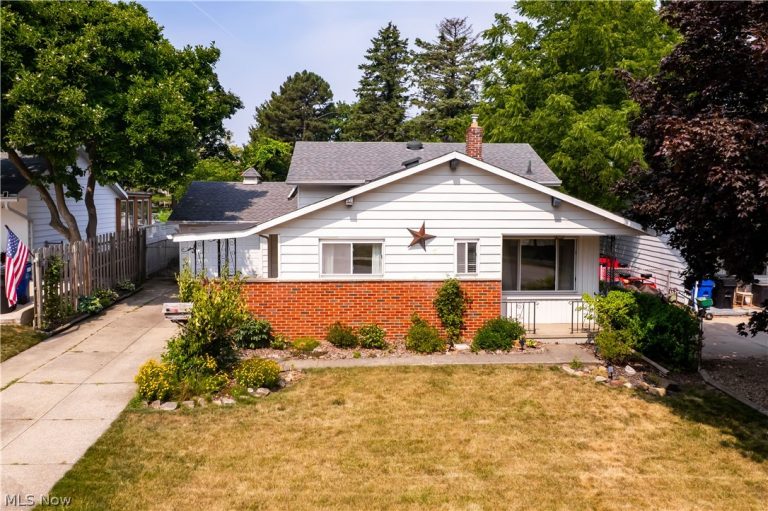 4402 Valleyside Road, Cleveland, OH, 44135