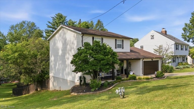 12 Valley View Drive, Vienna, WV - Photo 3