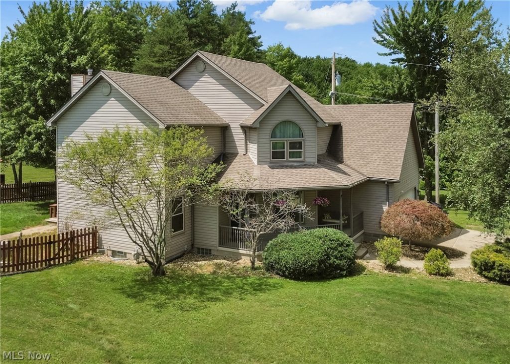 8241 Akron Canfield Road, Canfield, OH