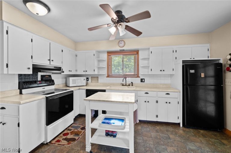 2091 Springfield Center Road, Akron, OH - Photo 8