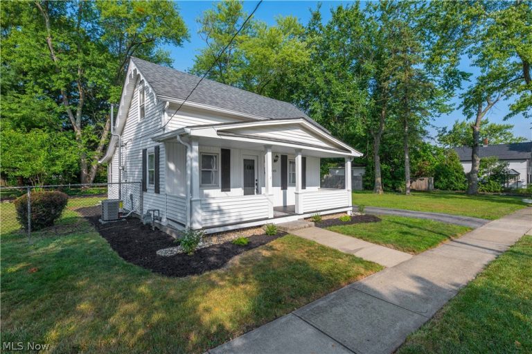 445 Berea Street, Berea, OH - Photo 2
