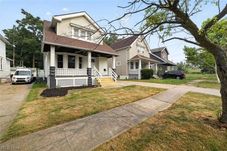 3063 103rd Street, Cleveland, OH - Photo 2