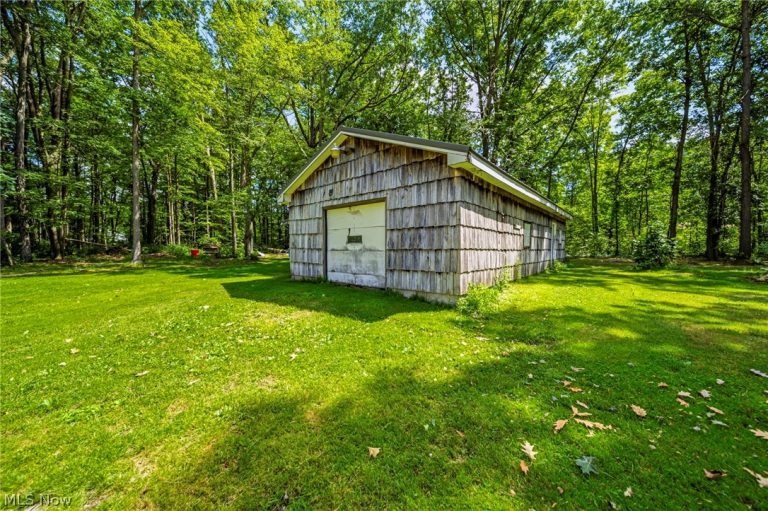 16320 Farley Road, Middlefield, OH - Photo 5