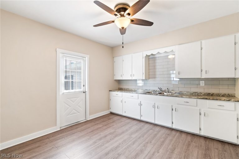 914 Erie Street, Massillon, OH - Photo 8