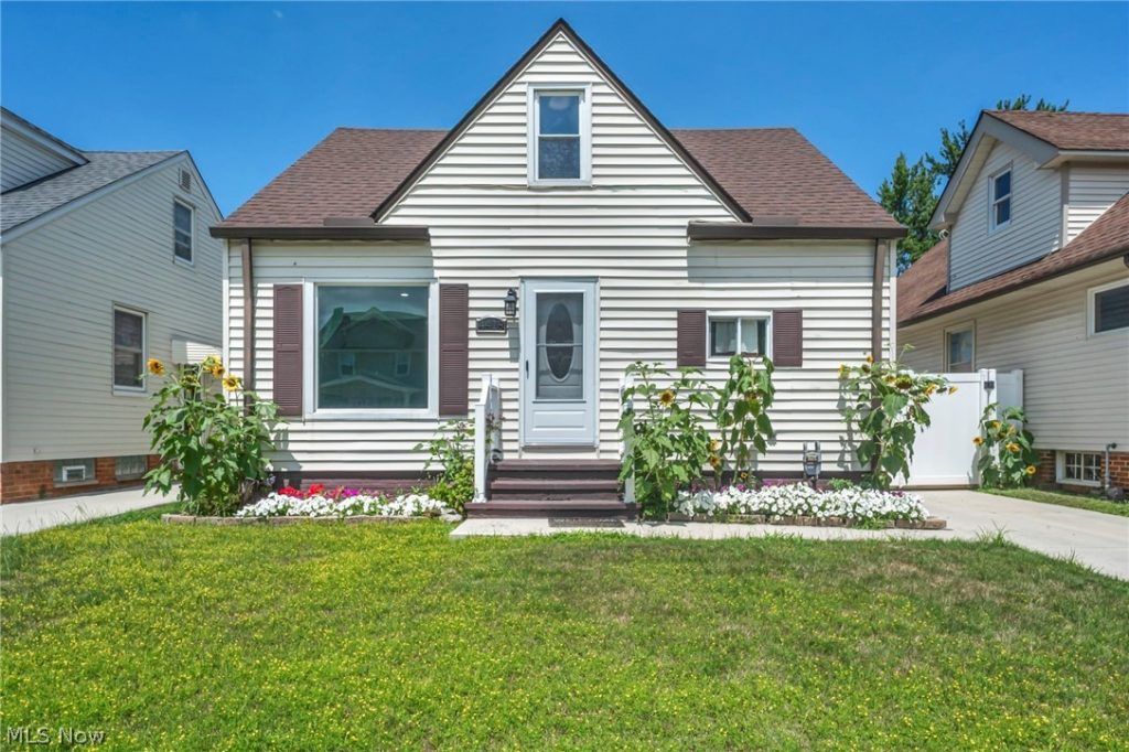 4418 Maplecrest Avenue, Parma, OH