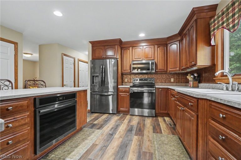 580 Terra Verde Avenue, Columbiana, OH - Photo 6