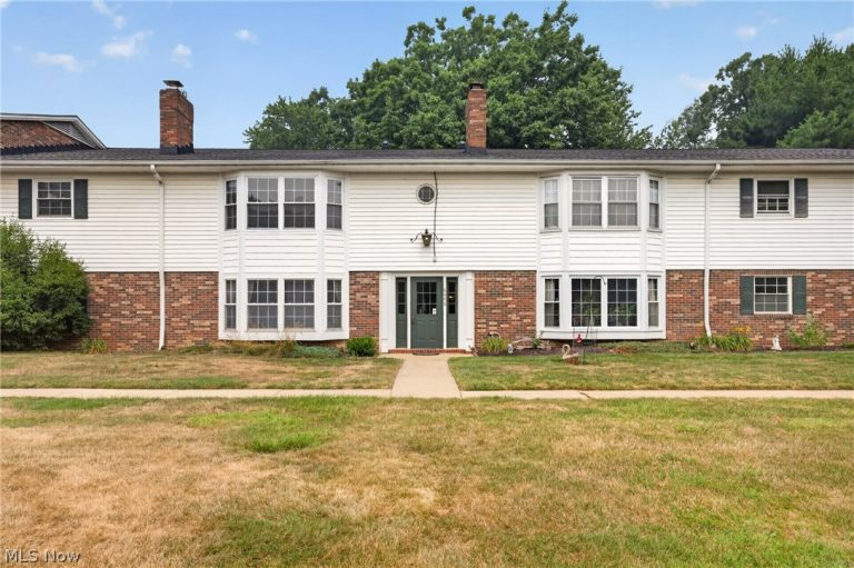 6965 Carriage Hill Drive #201, Brecksville, OH, 44141