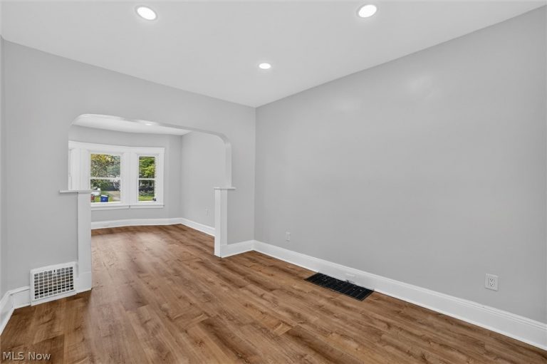 3063 103rd Street, Cleveland, OH - Photo 8