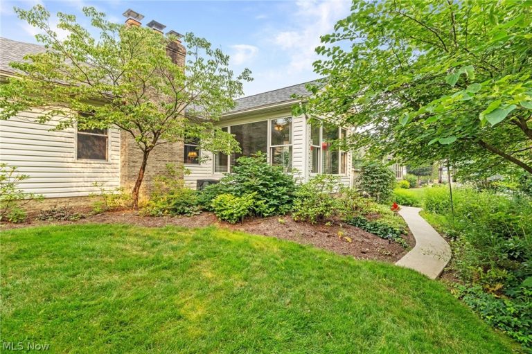 1000 Park Village Drive, Louisville, OH - Photo 5