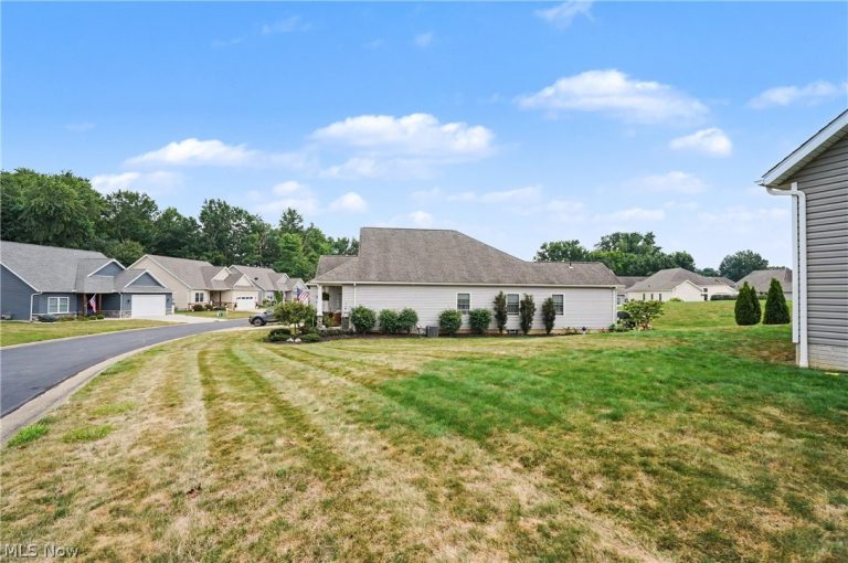 341 Alexis Lane, Canal Fulton, OH - Photo 5