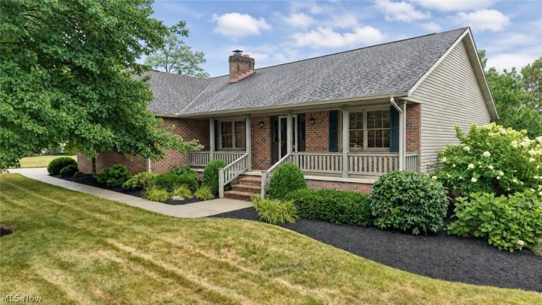 207 Sarah Circle, Navarre, OH, 44662