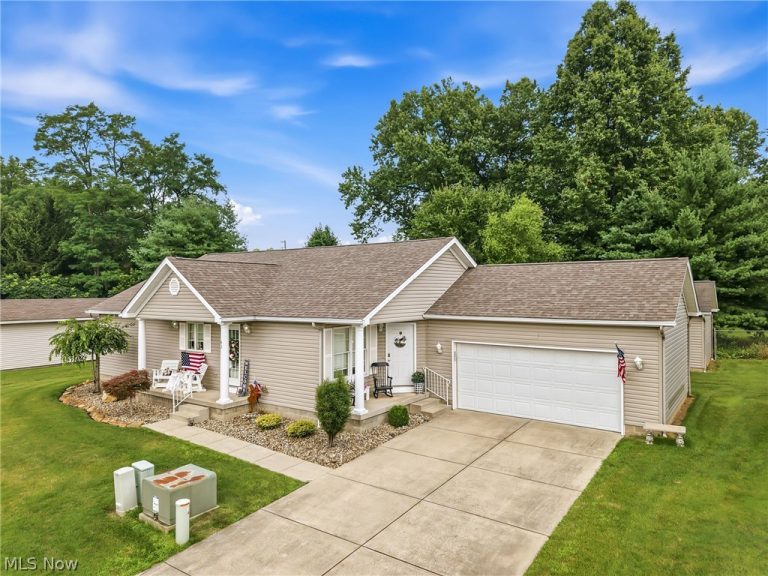 603 Raccoon Road #43, Austintown, OH - Photo 2