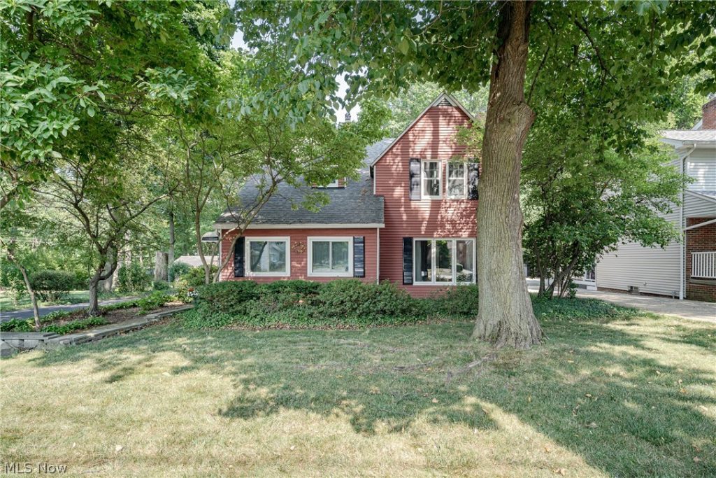 1091 Green Road, South Euclid, OH