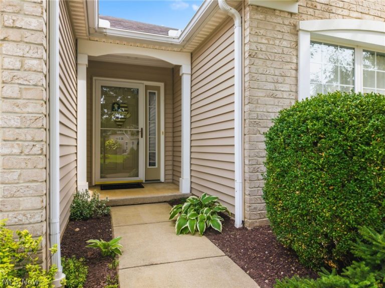 3477 Elmhurst Circle, Uniontown, OH - Photo 5
