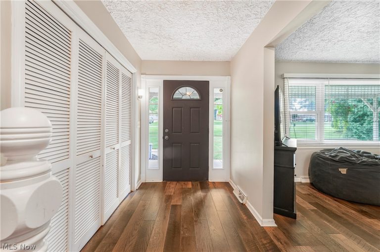 5060 Coleman Drive, Akron, OH - Photo 8