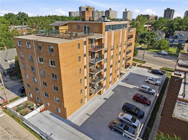 12029 Clifton Boulevard #503, Lakewood, OH - Photo 3