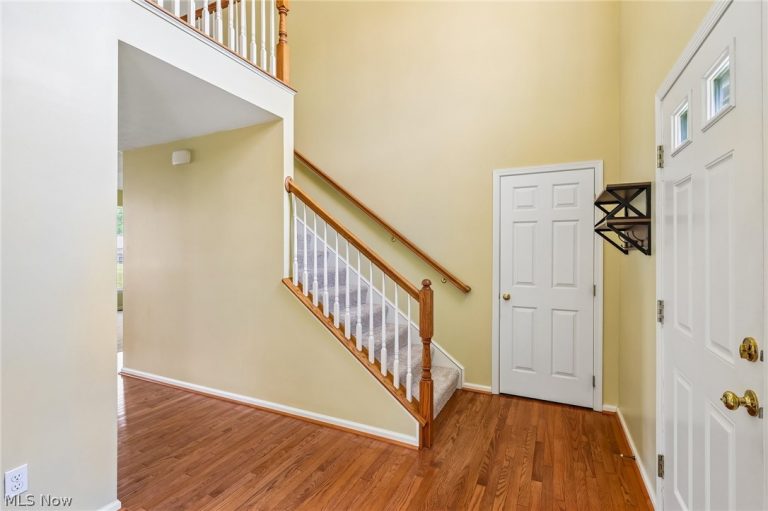 385 Deep Creek Circle, Northfield Center, OH - Photo 4