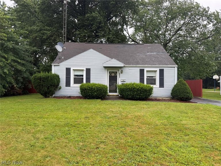 2358 Clark Avenue, Alliance, OH - Photo 2