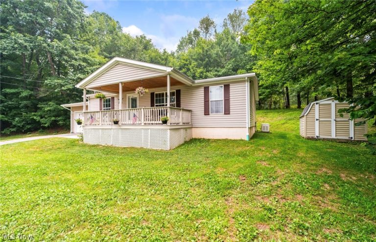 3306 Sycamore Drive, New Waterford, OH - Photo 3