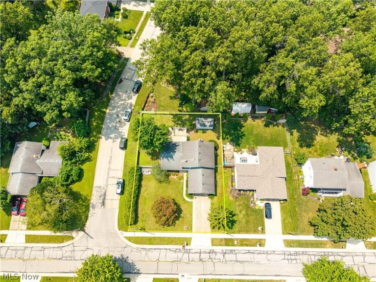 1502 Sanford Street, Vermilion, OH - Photo 4