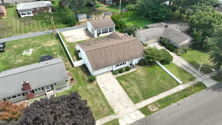 129 James Street, Dover, OH - Photo 3