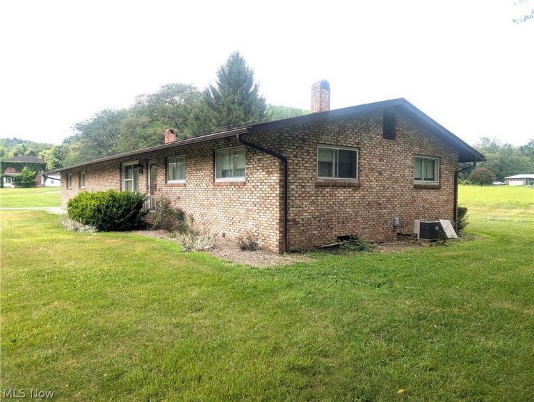 5779 Greer Road, Uhrichsville, OH - Photo 4