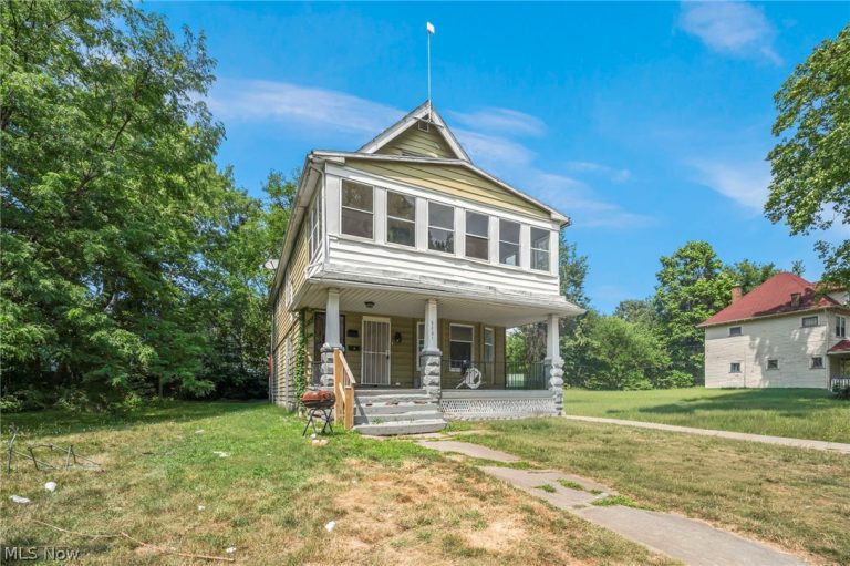 9301 Pierpont Avenue, Cleveland, OH - Photo 2
