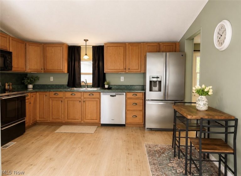 914 Hillcrest Street, Parkersburg, WV - Photo 3