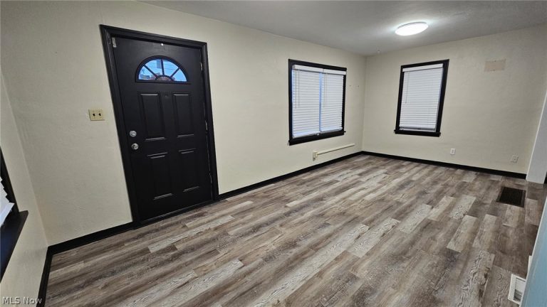 2055 Main Street, Akron, OH - Photo 4