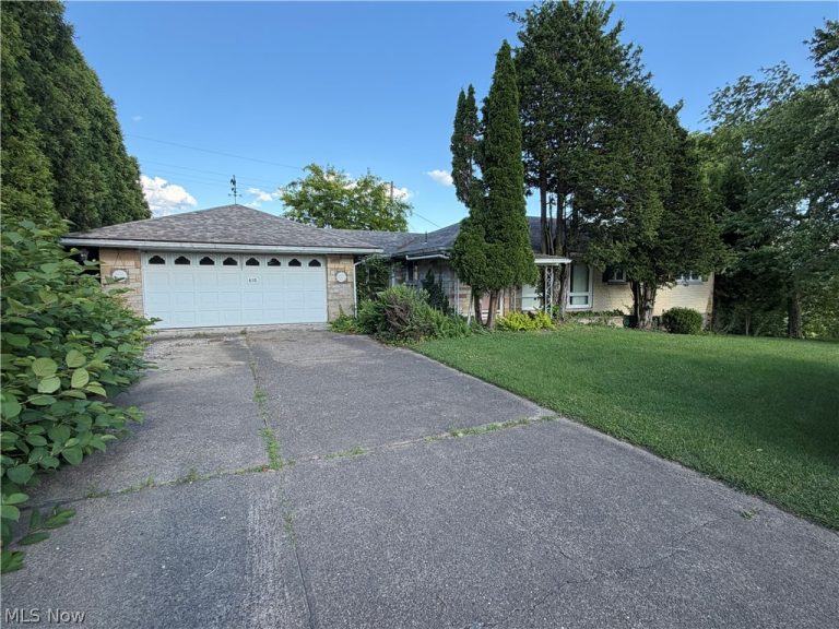 610 Broadview Circle, East Liverpool, OH - Photo 3