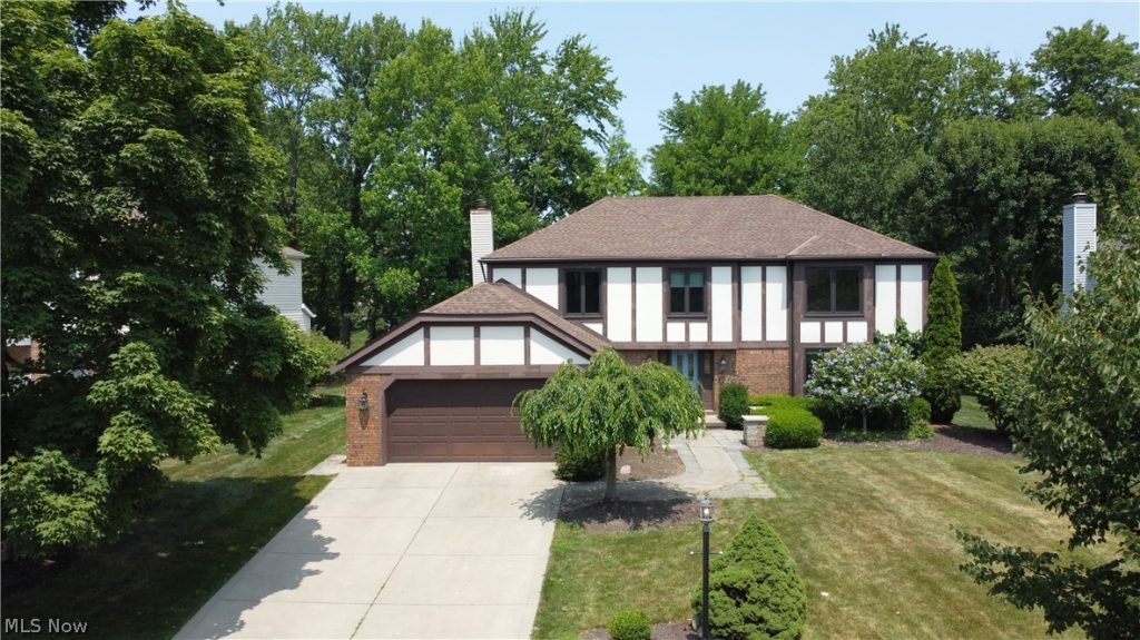 16932 Willow Wood Drive, Strongsville, OH