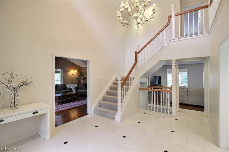 1160 Fox Hill Drive, Gates Mills, OH - Photo 8