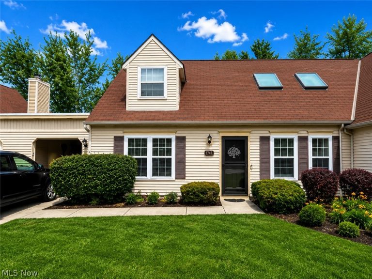 1747 Stone Creek, Twinsburg, OH - Photo 2