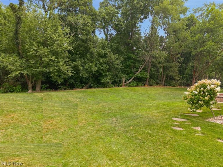2559 Chadwell Circle, North Canton, OH - Photo 6