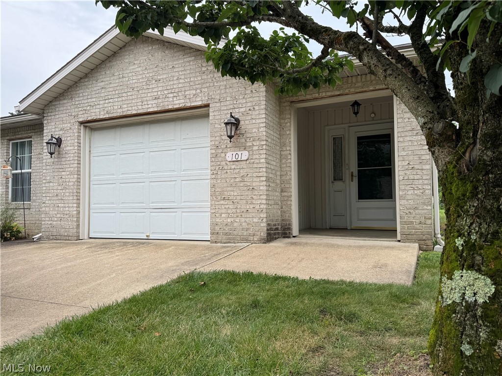 101 Brambly Hedge Drive, Millersburg, OH