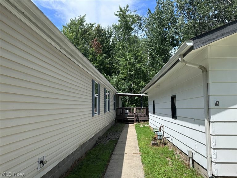 4871 Edwards Drive, Geneva, OH - Photo 3