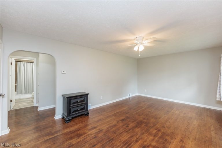 319 Kathron Avenue, Cuyahoga Falls, OH - Photo 6