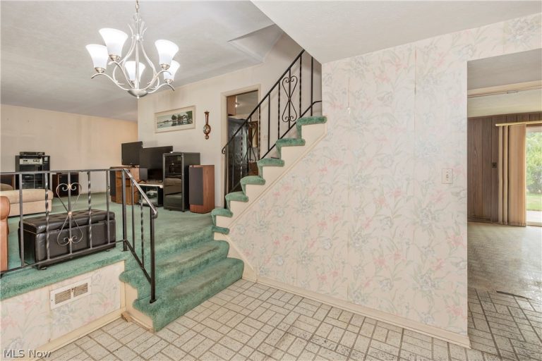5134 Hickory Drive, Cleveland, OH - Photo 3